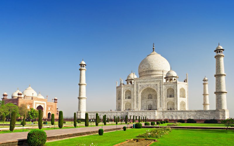 Agra per l'iconico Taj Mahal